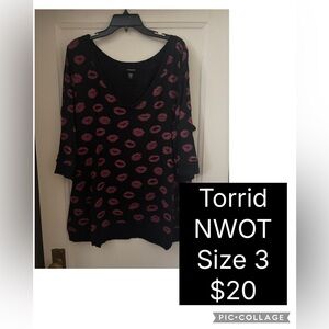 Torrid Lip Printed 3/4 Length Tee